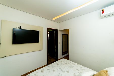 Apartamento à venda com 150m², 3 quartos e 1 vaga Apartamento à venda com 150m², 3 quartos e 1 vagaSuíte 2