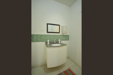 Casa à venda com 316m², 3 quartos e sem vagaBanheiro 