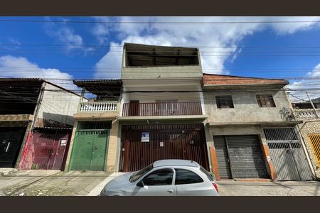 Casa à venda com 218m², 1 quarto e 2 vagas Casa à venda com 218m², 1 quarto e 2 vagasFachada+Placa
