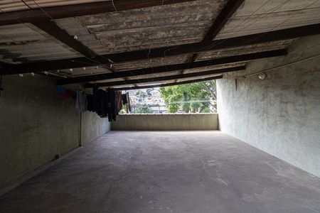 Casa à venda com 218m², 1 quarto e 2 vagas Casa à venda com 218m², 1 quarto e 2 vagasÁrea Comum