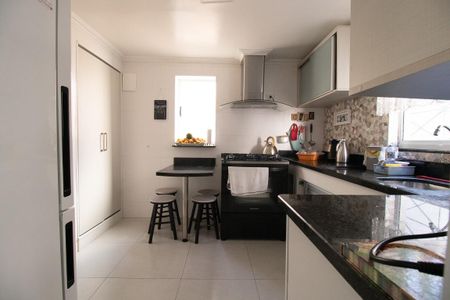 Casa de condomínio à venda com 110m², 2 quartos e 2 vagas Casa de condomínio à venda com 110m², 2 quartos e 2 vagasCozinha