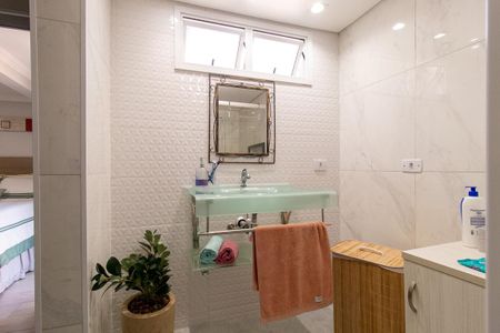 Casa de condomínio à venda com 110m², 2 quartos e 2 vagas Casa de condomínio à venda com 110m², 2 quartos e 2 vagasBanheiro da Suíte