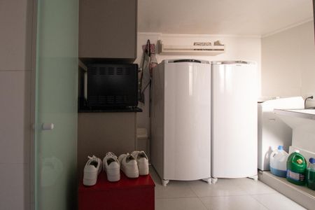 Casa de condomínio à venda com 110m², 2 quartos e 2 vagas Casa de condomínio à venda com 110m², 2 quartos e 2 vagasÁrea de Serviço