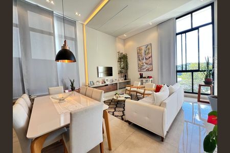 Casa de condomínio para alugar com 300m², 4 quartos e 5 vagas Casa de condomínio para alugar com 300m², 4 quartos e 5 vagasSala