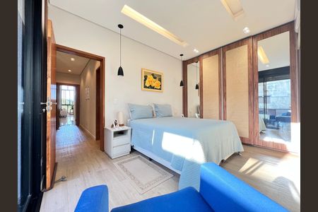 Casa de condomínio para alugar com 300m², 4 quartos e 5 vagas Casa de condomínio para alugar com 300m², 4 quartos e 5 vagasQuarto