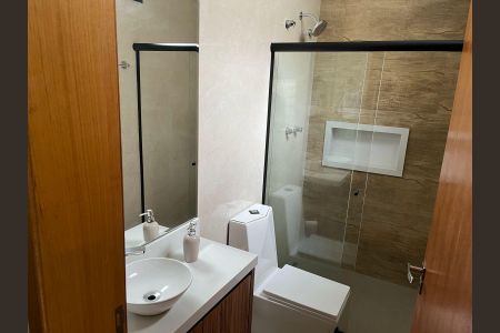 Casa de condomínio para alugar com 300m², 4 quartos e 5 vagas Casa de condomínio para alugar com 300m², 4 quartos e 5 vagasBanheiro