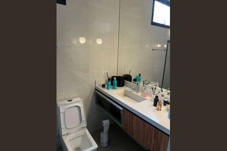 Casa de condomínio para alugar com 300m², 4 quartos e 5 vagas Casa de condomínio para alugar com 300m², 4 quartos e 5 vagasBanheiro