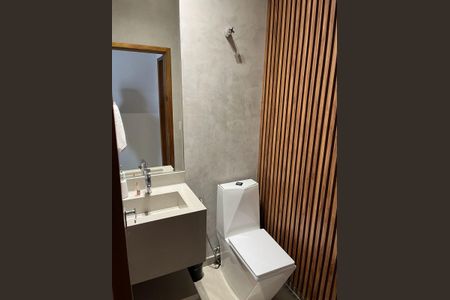 Casa de condomínio para alugar com 300m², 4 quartos e 5 vagas Casa de condomínio para alugar com 300m², 4 quartos e 5 vagasBanheiro
