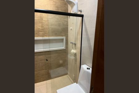 Casa de condomínio para alugar com 300m², 4 quartos e 5 vagas Casa de condomínio para alugar com 300m², 4 quartos e 5 vagasBanheiro