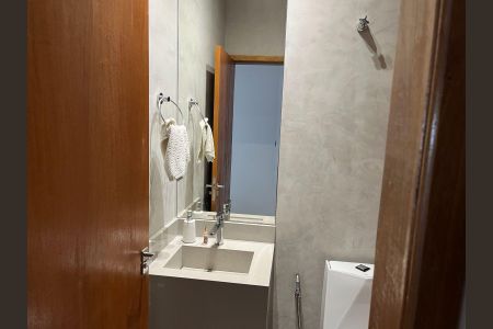 Casa de condomínio para alugar com 300m², 4 quartos e 5 vagas Casa de condomínio para alugar com 300m², 4 quartos e 5 vagasBanheiro