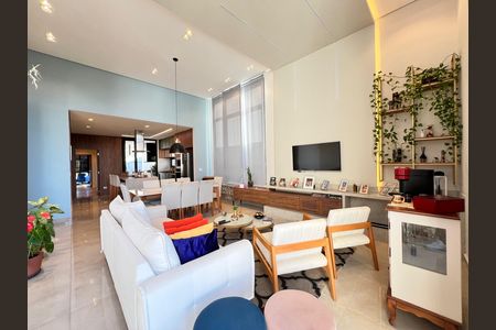 Casa de condomínio para alugar com 300m², 4 quartos e 5 vagas Casa de condomínio para alugar com 300m², 4 quartos e 5 vagasSala