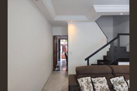 Casa à venda com 100m², 2 quartos e 1 vaga Casa à venda com 100m², 2 quartos e 1 vagaSala