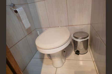 Casa à venda com 100m², 2 quartos e 1 vaga Casa à venda com 100m², 2 quartos e 1 vagaBanheiro da Suíte