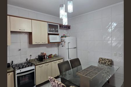 Casa à venda com 100m², 2 quartos e 1 vaga Casa à venda com 100m², 2 quartos e 1 vagaCozinha