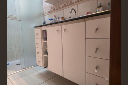 Casa à venda com 100m², 2 quartos e 1 vaga Casa à venda com 100m², 2 quartos e 1 vagaBanheiro da Suíte