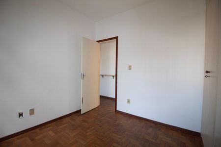 Quarto 01 de apartamento para alugar com 2 quartos, 48m² em Padre Eustáquio, Belo Horizonte