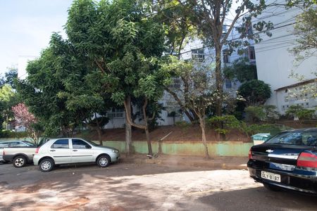 Apartamento para alugar com 48m², 2 quartos e 1 vaga Apartamento para alugar com 48m², 2 quartos e 1 vagaÁrea comum - Estacionamento sem vaga demarcada livre descoberta