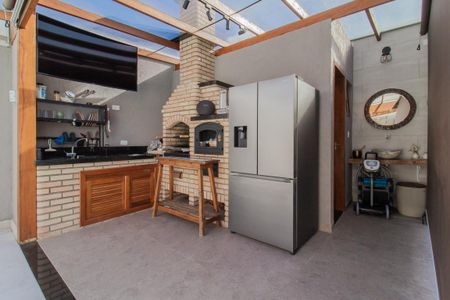 Casa de condomínio para alugar com 321m², 3 quartos e 4 vagas Casa de condomínio para alugar com 321m², 3 quartos e 4 vagasChurrasqueira