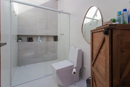 Casa de condomínio para alugar com 321m², 3 quartos e 4 vagas Casa de condomínio para alugar com 321m², 3 quartos e 4 vagasBanheiro