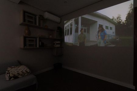 Casa de condomínio para alugar com 321m², 3 quartos e 4 vagas Casa de condomínio para alugar com 321m², 3 quartos e 4 vagasSala de cinema