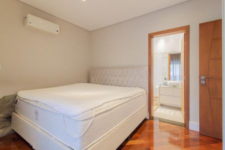 Casa de condomínio para alugar com 321m², 3 quartos e 4 vagas Casa de condomínio para alugar com 321m², 3 quartos e 4 vagasQuarto Suíte 2