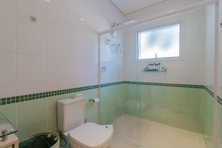 Casa de condomínio para alugar com 321m², 3 quartos e 4 vagas Casa de condomínio para alugar com 321m², 3 quartos e 4 vagasBanheiro suíte 1