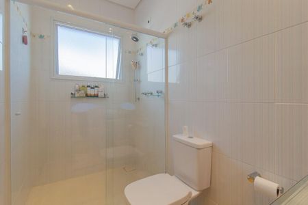 Casa de condomínio para alugar com 321m², 3 quartos e 4 vagas Casa de condomínio para alugar com 321m², 3 quartos e 4 vagasBanheiro suíte 2