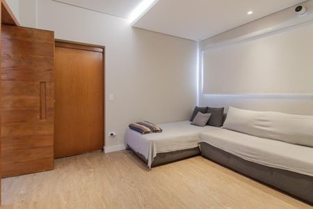 Casa de condomínio para alugar com 321m², 3 quartos e 4 vagas Casa de condomínio para alugar com 321m², 3 quartos e 4 vagasSala de cinema