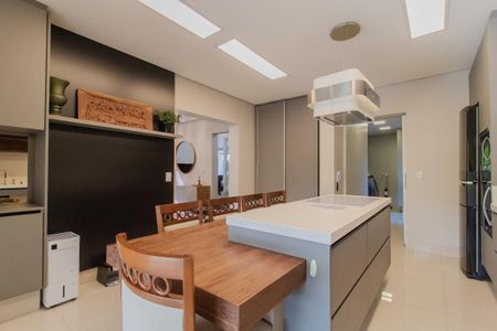 Casa de condomínio para alugar com 321m², 3 quartos e 4 vagas Casa de condomínio para alugar com 321m², 3 quartos e 4 vagasCozinha