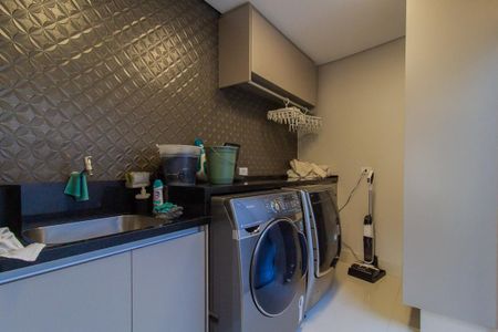 Casa de condomínio para alugar com 321m², 3 quartos e 4 vagas Casa de condomínio para alugar com 321m², 3 quartos e 4 vagasÁrea de serviço