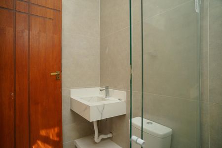 Casa para alugar com 62m², 2 quartos e sem vaga Casa para alugar com 62m², 2 quartos e sem vagaBanheiro do Quarto 2
