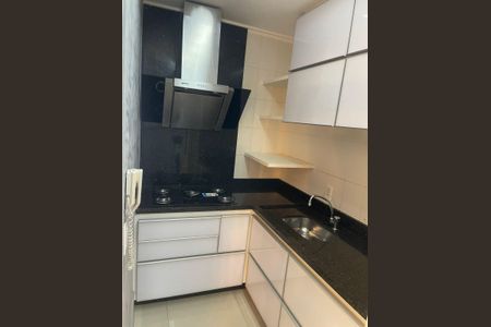 Cozinha de apartamento para alugar com 2 quartos, 65m² em Setor Bueno, Goiânia