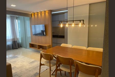 Sala de apartamento para alugar com 2 quartos, 65m² em Setor Bueno, Goiânia
