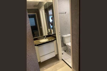 Apartamento para alugar com 65m², 2 quartos e 1 vagaBanheiro 