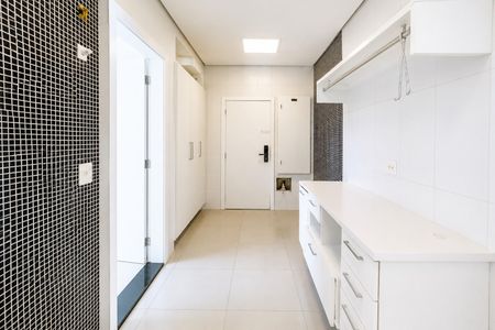 Apartamento para alugar com 530m², 4 quartos e 3 vagas Apartamento para alugar com 530m², 4 quartos e 3 vagasÁrea de Serviço