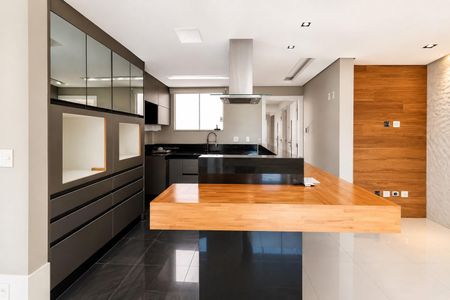 Apartamento para alugar com 530m², 4 quartos e 3 vagas Apartamento para alugar com 530m², 4 quartos e 3 vagasCozinha