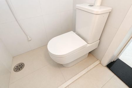 Apartamento para alugar com 530m², 4 quartos e 3 vagas Apartamento para alugar com 530m², 4 quartos e 3 vagasBanheiro de Serviço