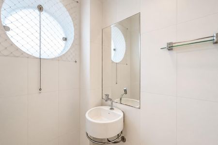 Apartamento para alugar com 530m², 4 quartos e 3 vagas Apartamento para alugar com 530m², 4 quartos e 3 vagasBanheiro de Serviço