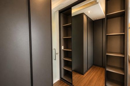 Apartamento para alugar com 530m², 4 quartos e 3 vagas Apartamento para alugar com 530m², 4 quartos e 3 vagasDormitório - Closet 2