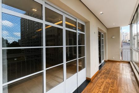 Apartamento para alugar com 530m², 4 quartos e 3 vagas Apartamento para alugar com 530m², 4 quartos e 3 vagasVaranda e Vista