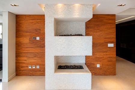 Apartamento para alugar com 530m², 4 quartos e 3 vagas Apartamento para alugar com 530m², 4 quartos e 3 vagasSala - Lareira