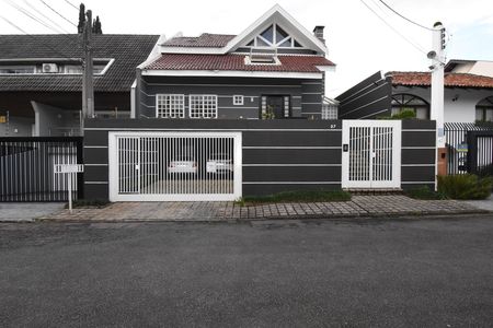 Casa à venda com 415m², 3 quartos e 4 vagasFachada