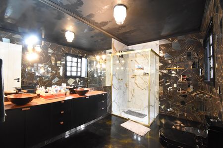 Casa à venda com 415m², 3 quartos e 4 vagasBanheiro da Suíte