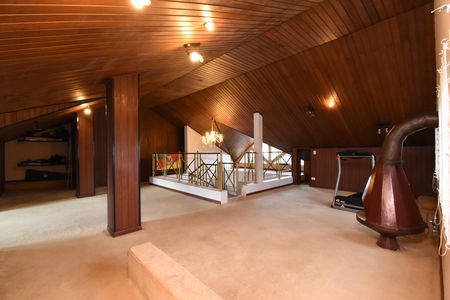 Casa à venda com 415m², 3 quartos e 4 vagasÁtico
