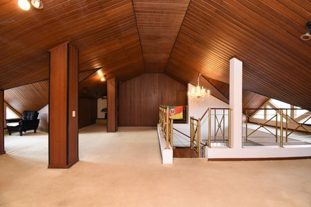 Casa à venda com 415m², 3 quartos e 4 vagasÁtico
