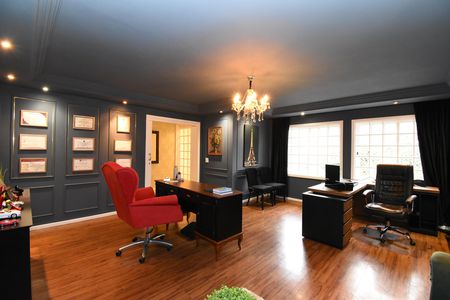 Casa à venda com 415m², 3 quartos e 4 vagasEscritório
