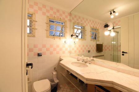 Casa à venda com 415m², 3 quartos e 4 vagasBanheiro da Suíte 3