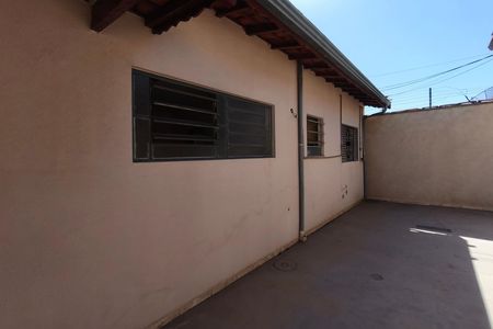 Casa para alugar com 98m², 2 quartos e 1 vaga Casa para alugar com 98m², 2 quartos e 1 vagaQuintal - Fundos