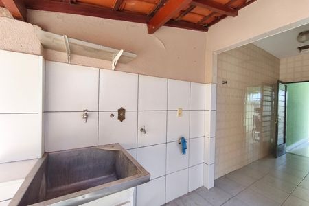 Casa para alugar com 98m², 2 quartos e 1 vaga Casa para alugar com 98m², 2 quartos e 1 vagaÁrea de Serviço