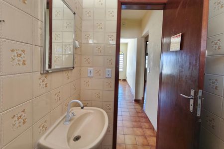 Casa para alugar com 98m², 2 quartos e 1 vaga Casa para alugar com 98m², 2 quartos e 1 vagaBanheiro